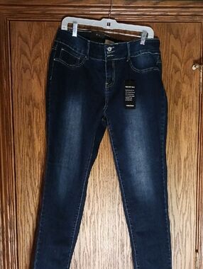 NWT Women's White Mark Denim Stretch Jeans